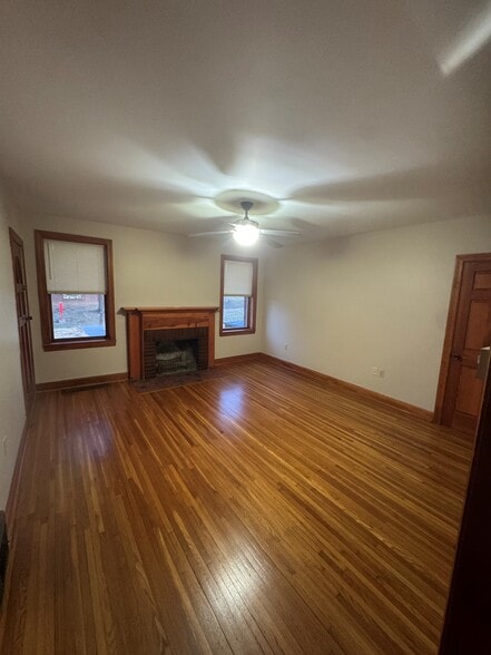 Building Photo - 922 Jefferson St