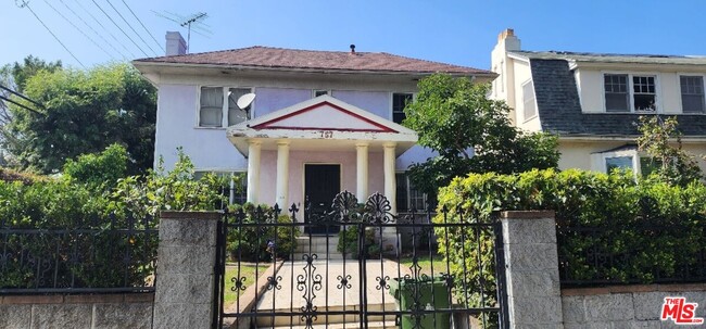 Primary Photo - 757 S Norton Ave