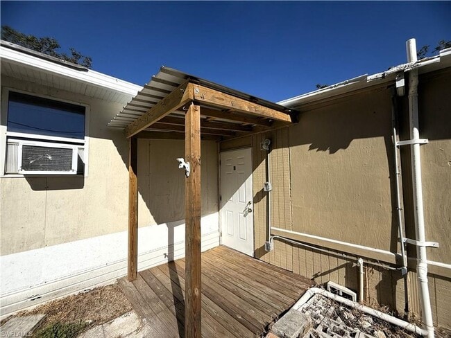 Primary Photo - 8239 Suncoast Dr
