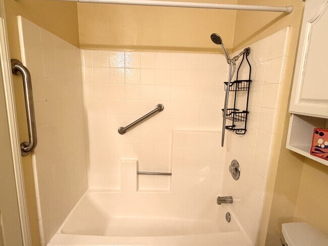 Building Photo - 28133 Vía Domador