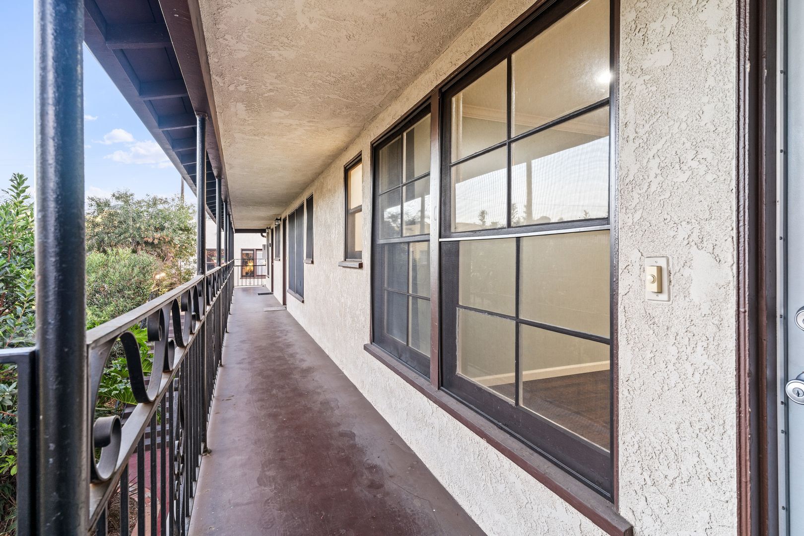 Building Photo - 2104 E Florida St