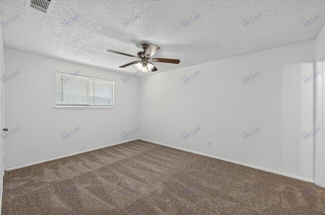 Building Photo - 7606 Antoinette St