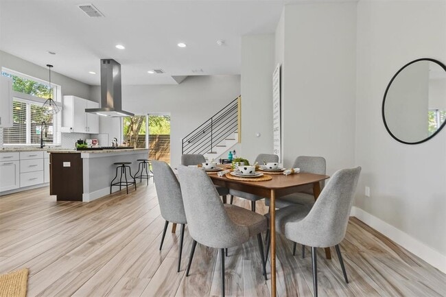 Building Photo - 5609 Tura Ln