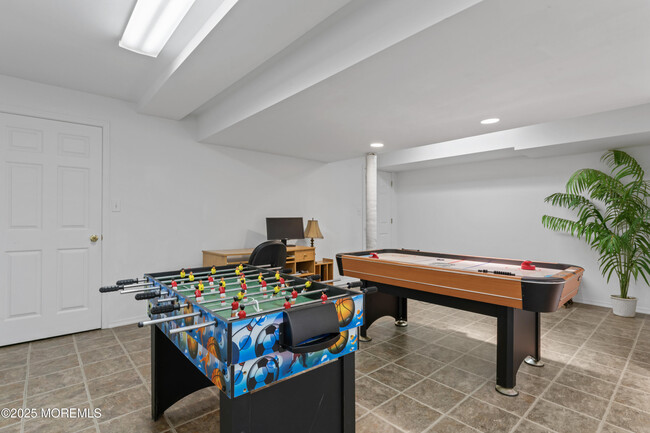 Building Photo - 5 Mulberry Ln