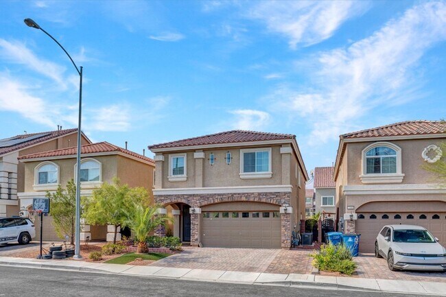 Building Photo - Beautiful 4 Bed 2.5 Bath Home Jones and Wa...