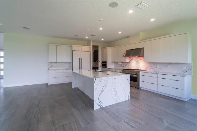 Building Photo - 9004 Santorini Dr