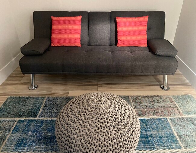 Building Photo - 805 Highland Ave