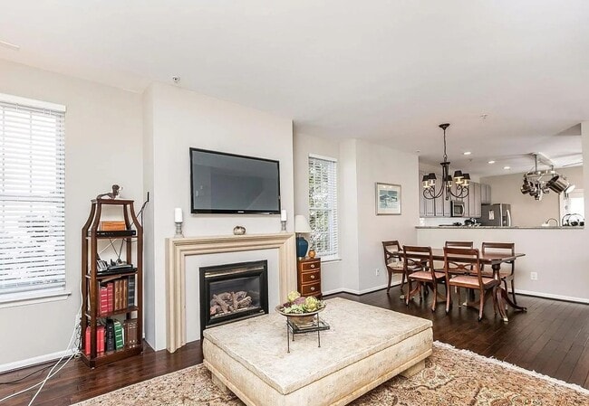 Building Photo - Coming Soon – 3BR/4BA End-Unit Townhome wi...
