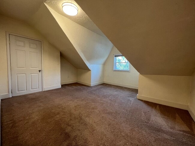 Building Photo - 3BR house in Southside Slopes