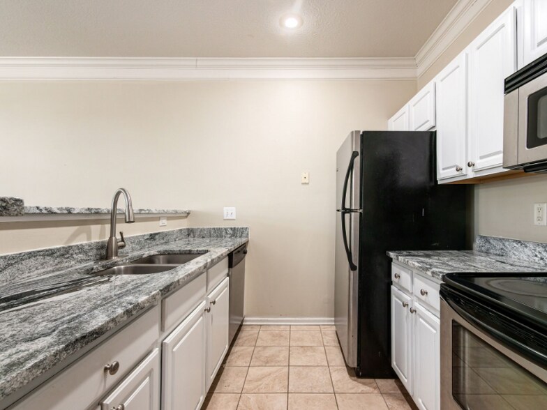 Building Photo - 6117 Craughwell Ln