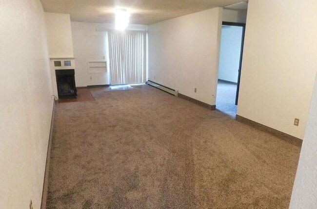 Building Photo - Charming 2-Bed Condo Near CMU & St. Mary’s...