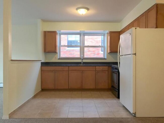 Building Photo - 3 bedroom in Brooklyn NY 11209