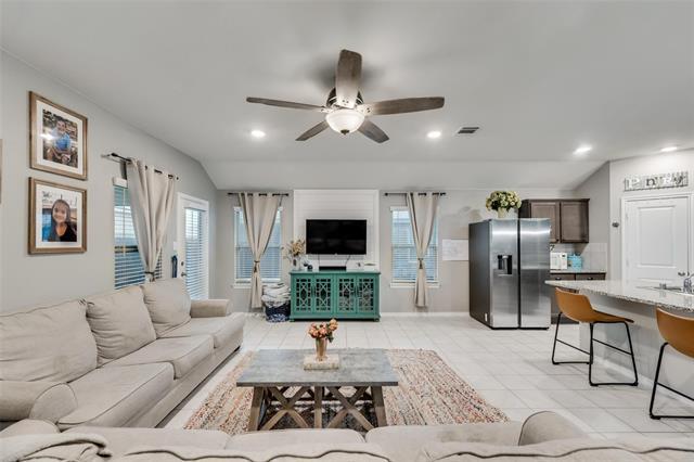 Building Photo - 315 Patina St