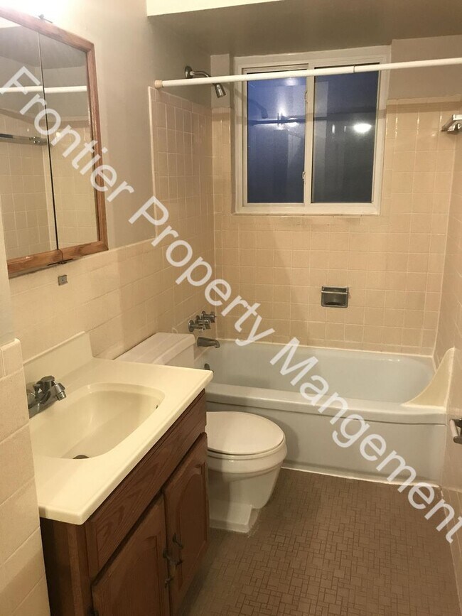 Building Photo - Coming Soon!! Quiet Affton 1bd/1ba Apartment!