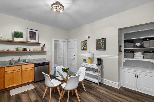 Building Photo - 2819 Shenandoah Ave