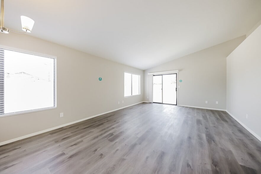 Building Photo - 3154 W Via Montoya Dr