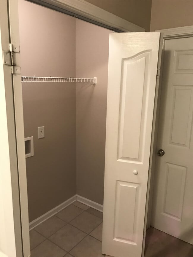 Building Photo - 25 Devonshire Dr