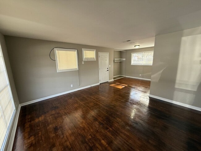 Building Photo - **AVAILABLE NOW**Nice 3 Bedroom / 1 Bathroom Home for Rent in Columbus, GA***