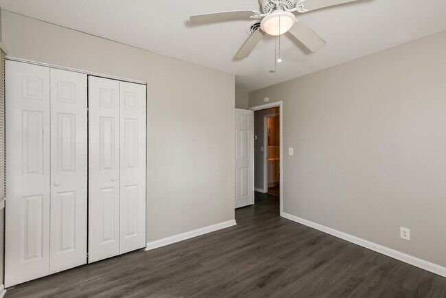 Building Photo - 645 Melrose Dr