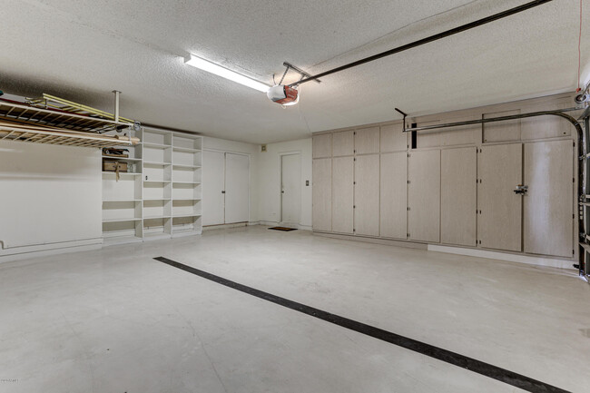 Building Photo - 17137 E Rand Dr