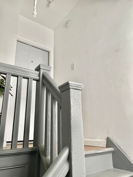 Building Photo - 157 N 16th St