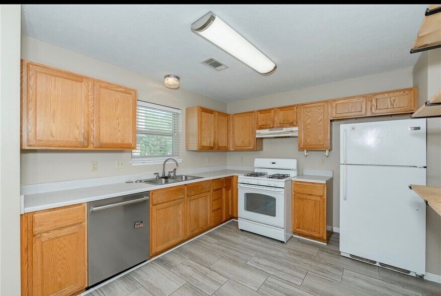 Building Photo - 519 Chappel St