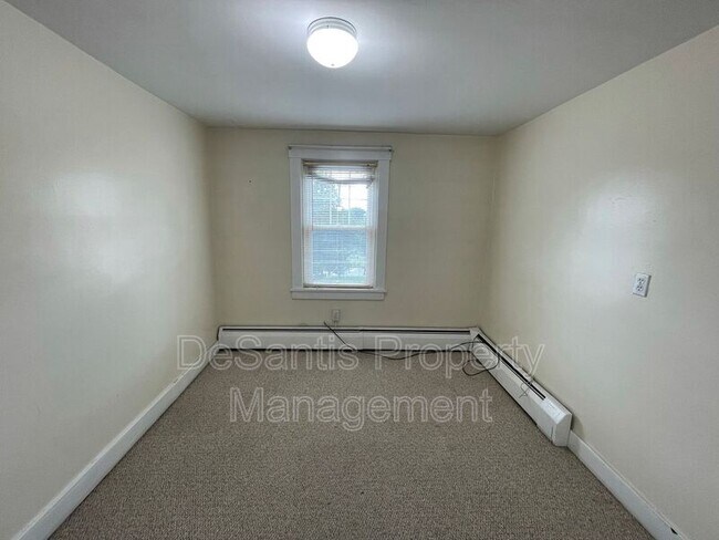 Building Photo - 2473 Wildwood Rd