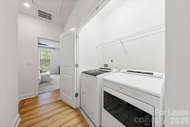 Building Photo - 236 Judson Ave