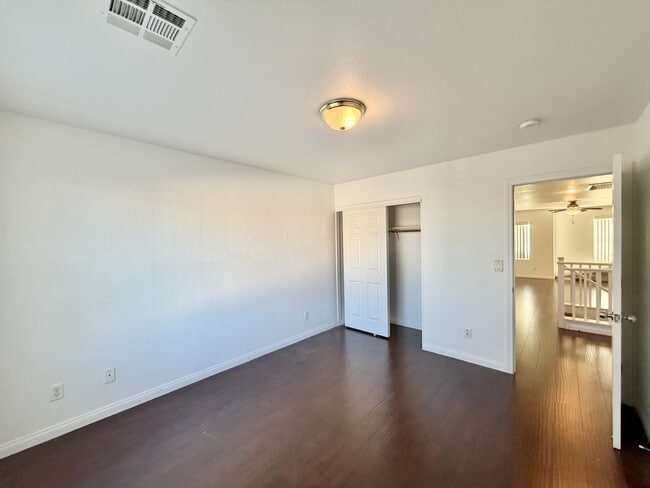 Building Photo - 2952 Jacaranda Dr