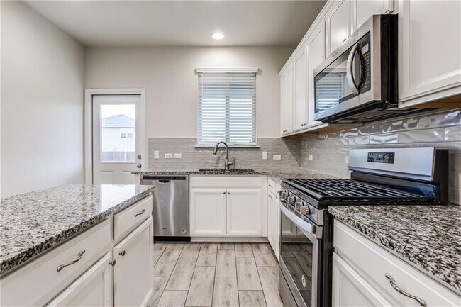 Building Photo - 1413 Cliffbrake Wy