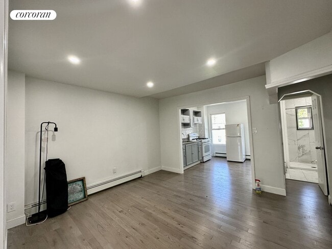 Building Photo - 437C Pulaski St