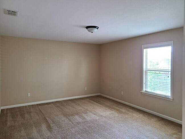 Building Photo - 7327 San Vista Dr