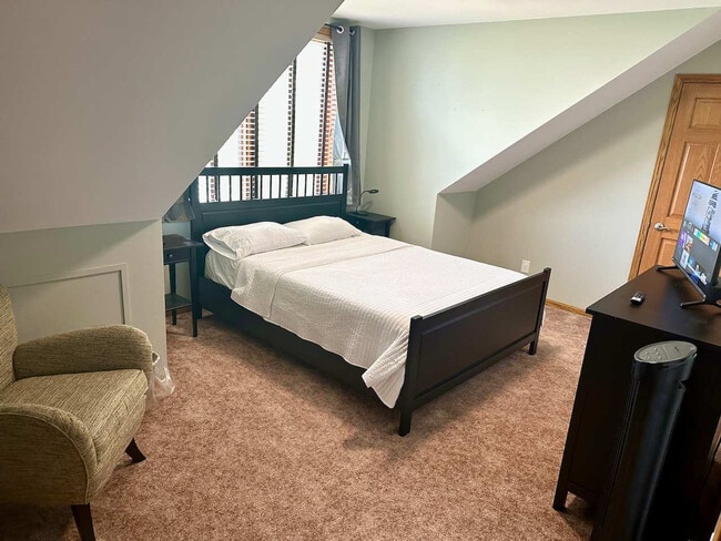 Building Photo - 222 Grouse Dr