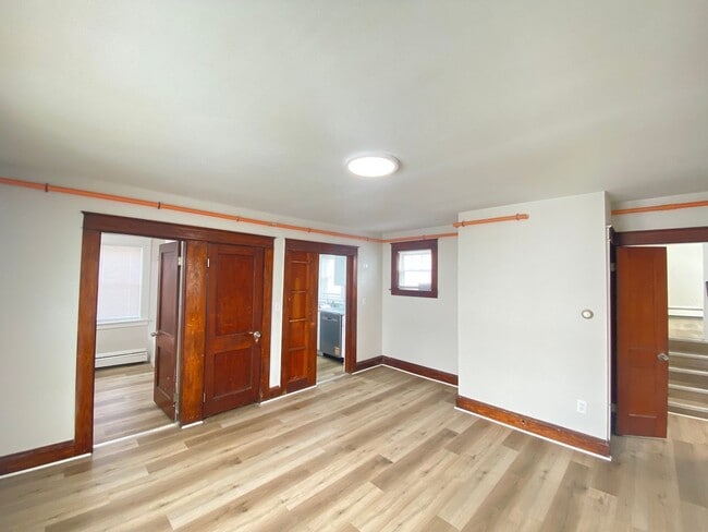 Building Photo - 125 N Main St