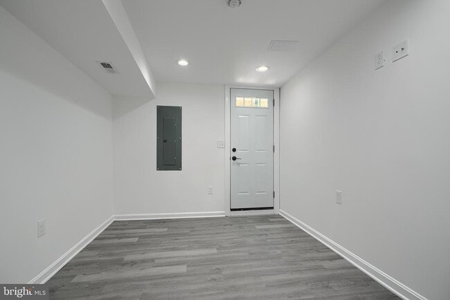 Building Photo - 1328 N Chester St