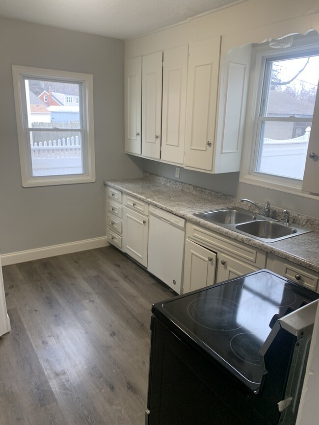 Building Photo - 4067 Paxton Blvd