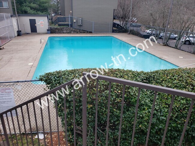 Building Photo - Great 1 bedroom, 1 bathroom condo in the h...