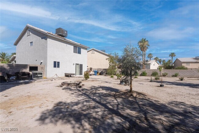Building Photo - 6101 Crockery St
