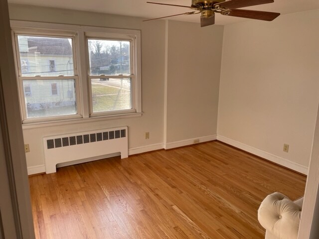 Building Photo - 376 Quaker Ln S
