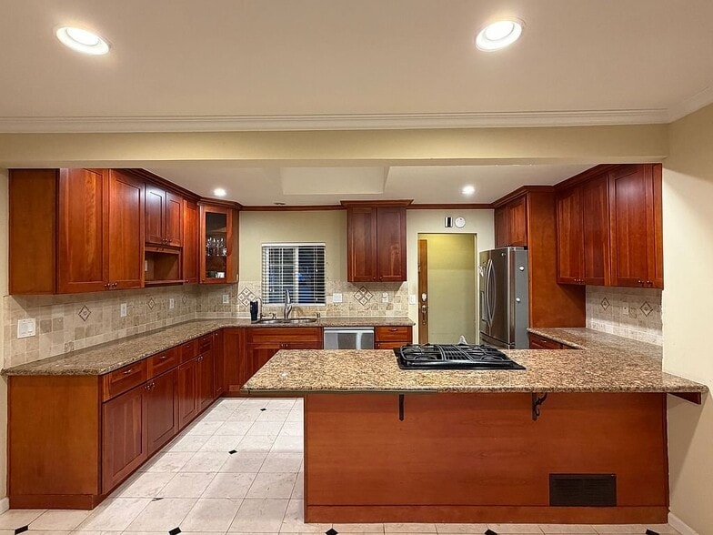 Building Photo - 1695 Merrill Dr