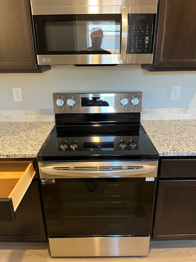 Building Photo - 1207 Bajada St.