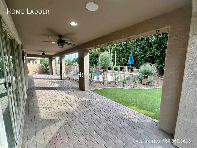 Building Photo - 3133 N Loma Vista