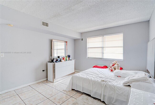 Building Photo - 301 NW 177th St