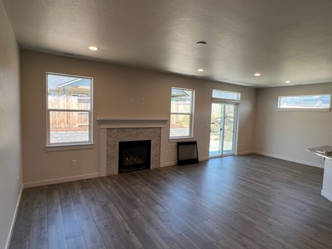 Building Photo - Newer Construction with Updates Through out