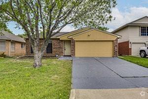 Building Photo - 625 Hollyberry Dr