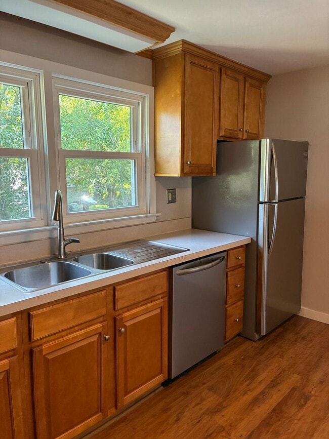 Building Photo - Charming ranch in beach community