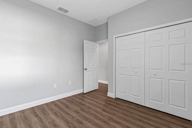 Building Photo - 11570 N Kenlake Cir