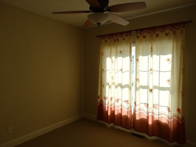 Building Photo - 602 Lynhurst Ave