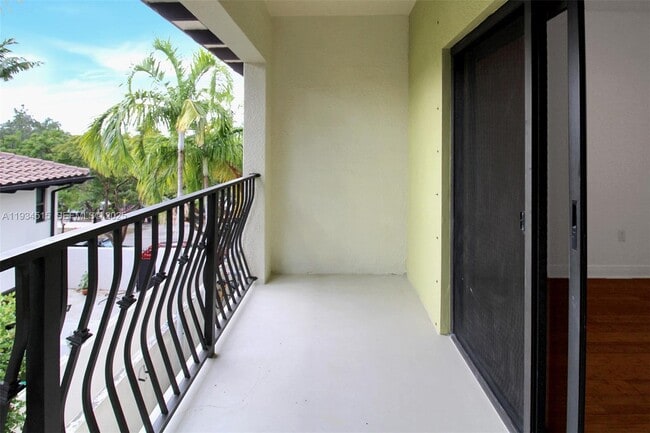 Building Photo - 3204 Bird Ave