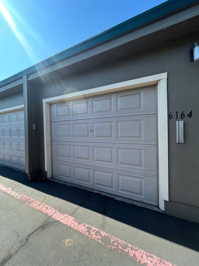 Building Photo - PURE Property Management Presents: Inviting single story two-bedroom condo in Rohnert Park!